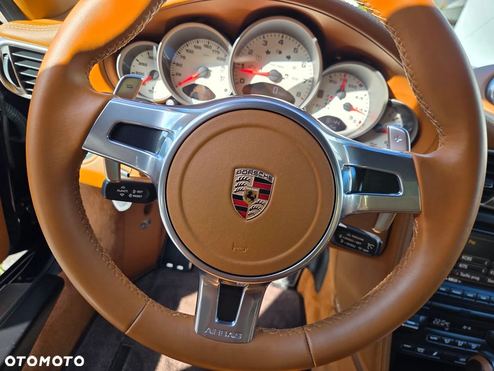 Porsche 911 - 16