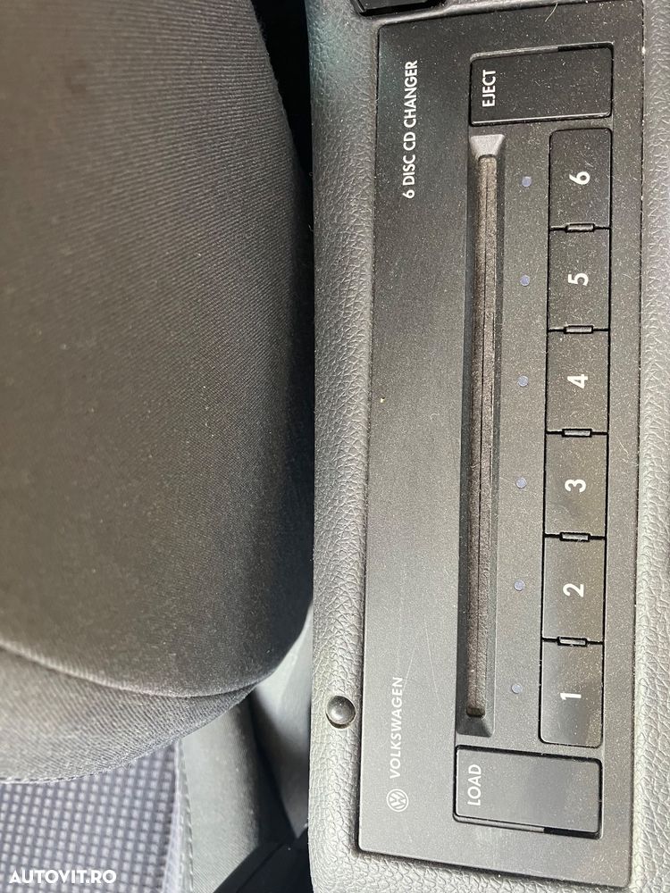 Volkswagen Jetta 1.9 TDI Comfortline DSG - 16