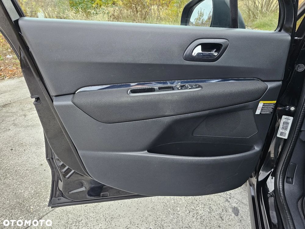 Peugeot 3008 1.6 Active - 16