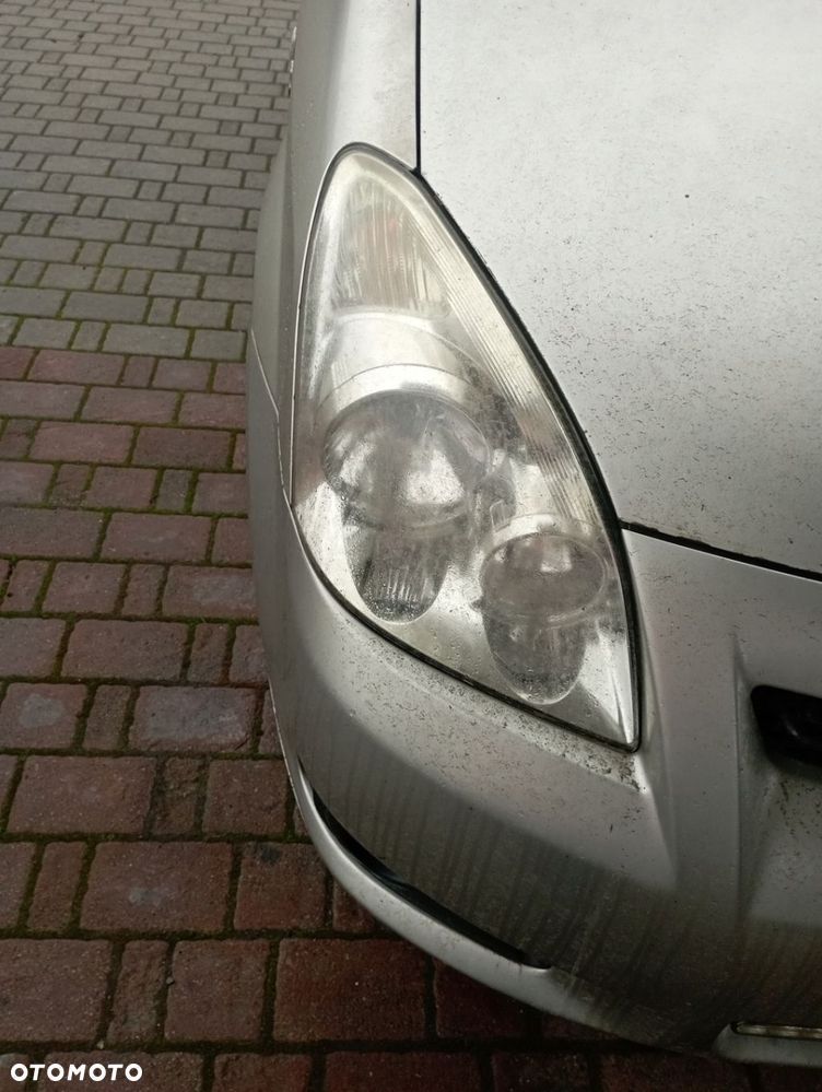 TOYOTA COROLLA VERSO II LAMPA PRAWA PRZÓD PRZEDNIA EU - 1