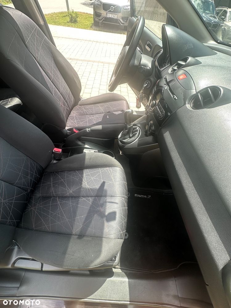 Mazda 2 - 8