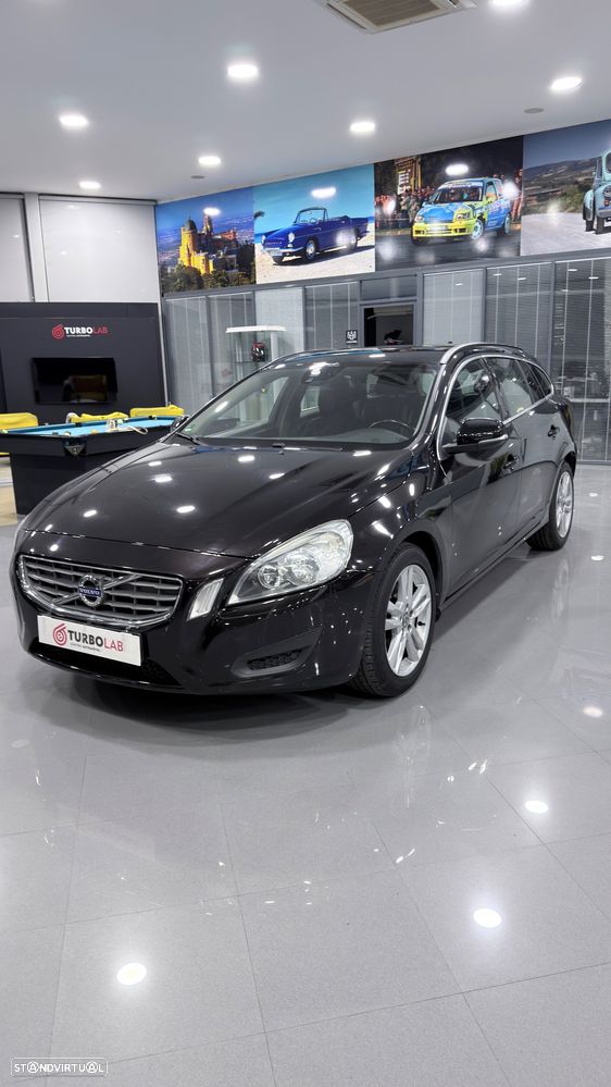 Volvo V60 D2 Kinetic - 1
