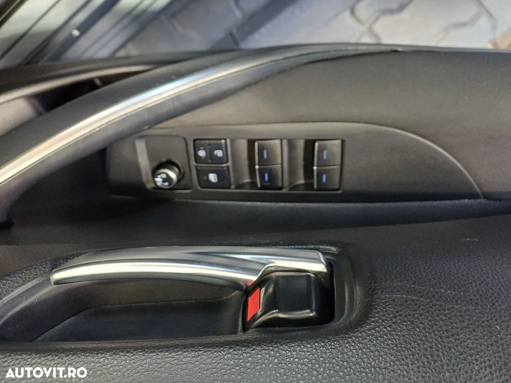 Toyota Corolla 1.8 HSD Dynamic - 7