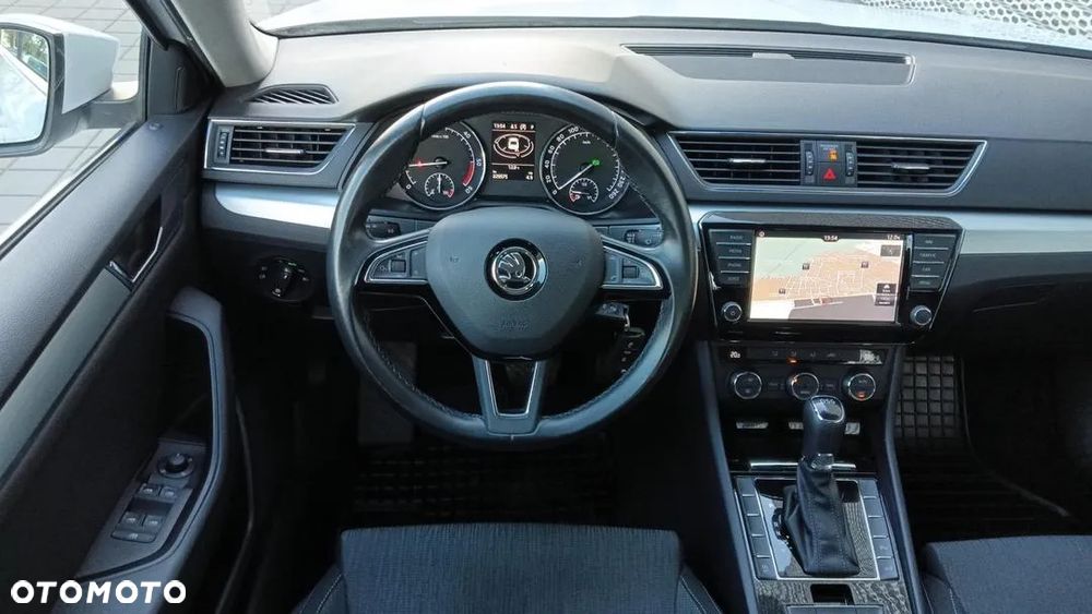 Skoda Superb 2.0 TDI Ambition DSG - 26