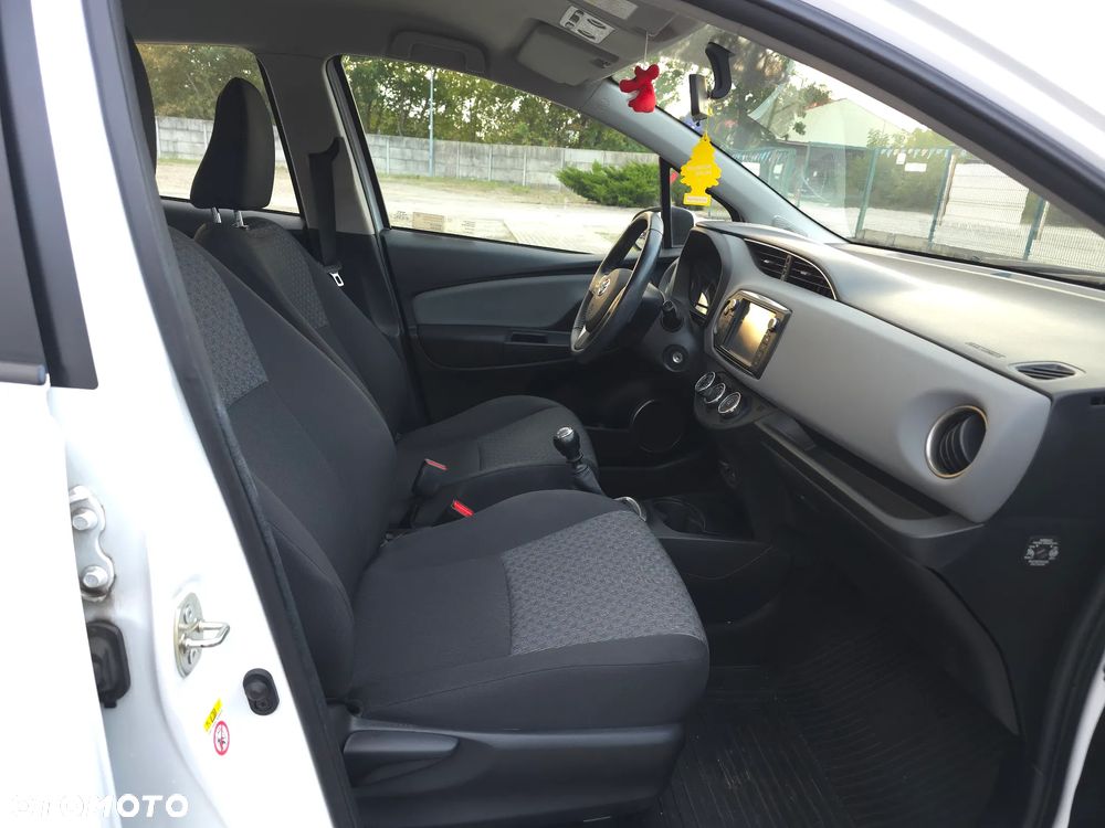 Toyota Yaris 1.33 Premium EU6 - 16