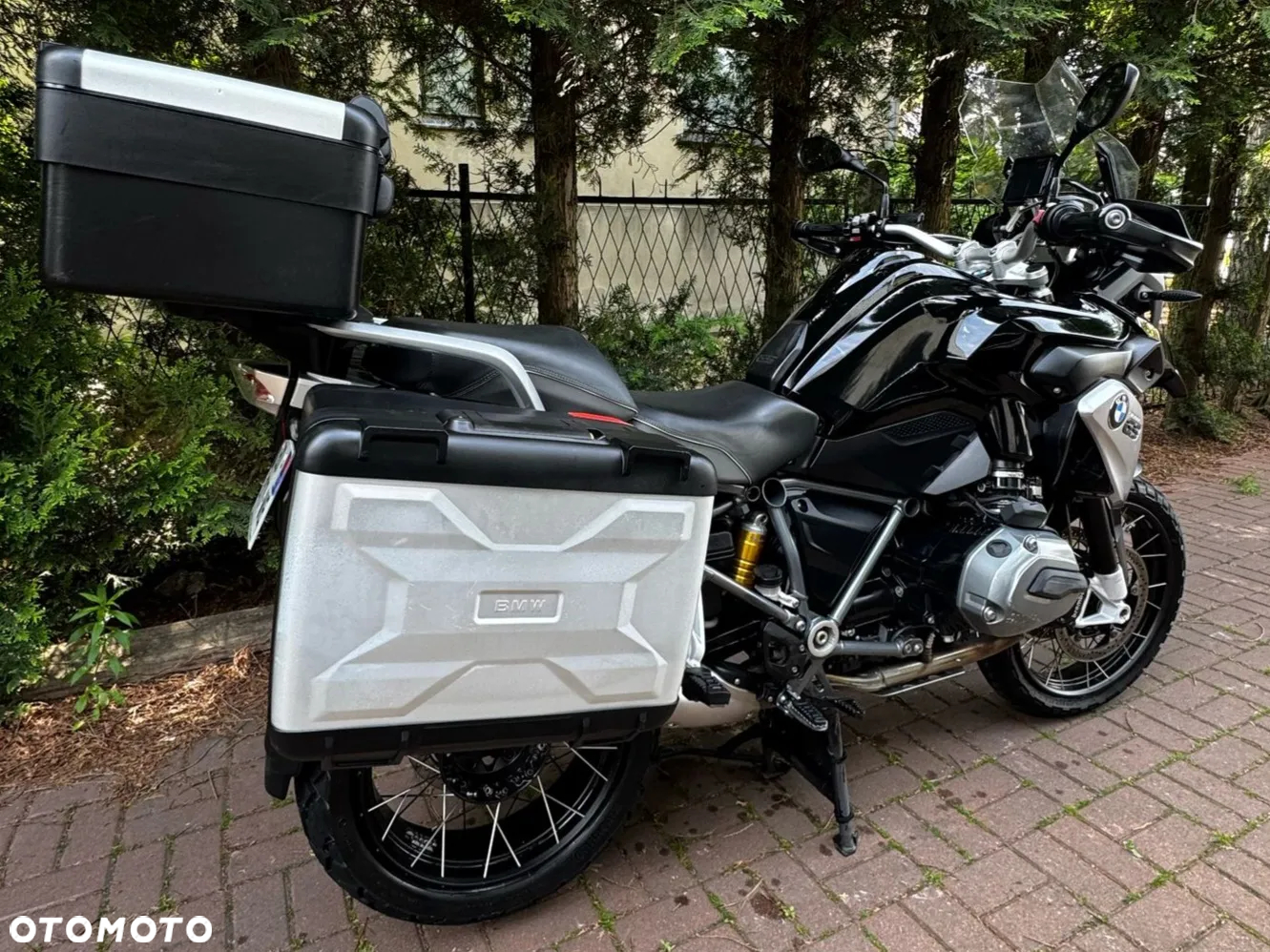 BMW R - 8