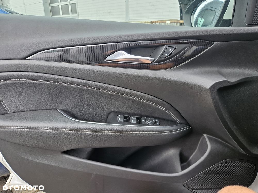 Opel Insignia - 15