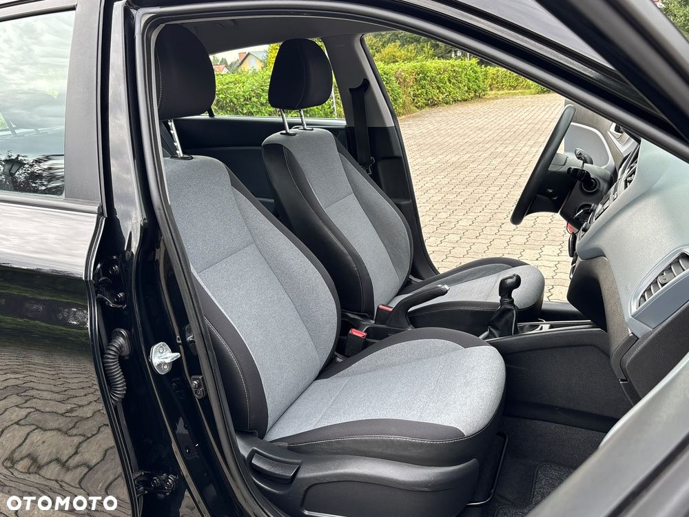 Hyundai i20 blue 1.2 Classic - 10