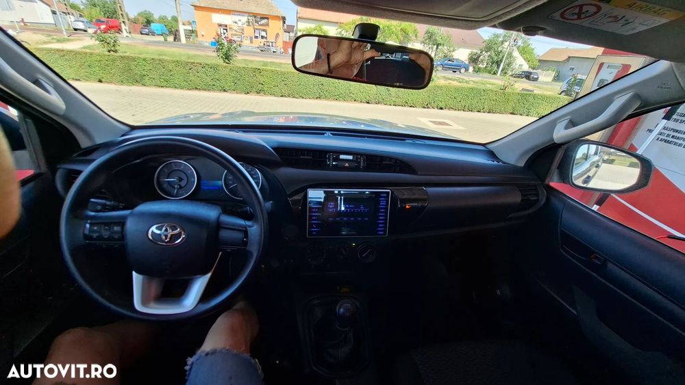 Toyota Hilux - 11