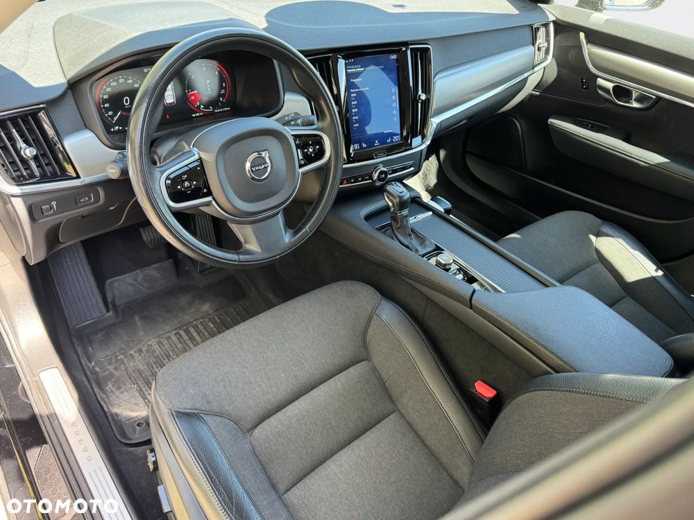Volvo V90 D4 Momentum - 12