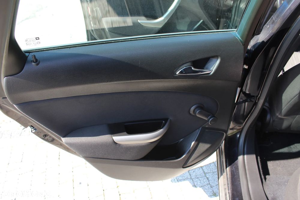 Opel Astra 1.6 NAVI - 19