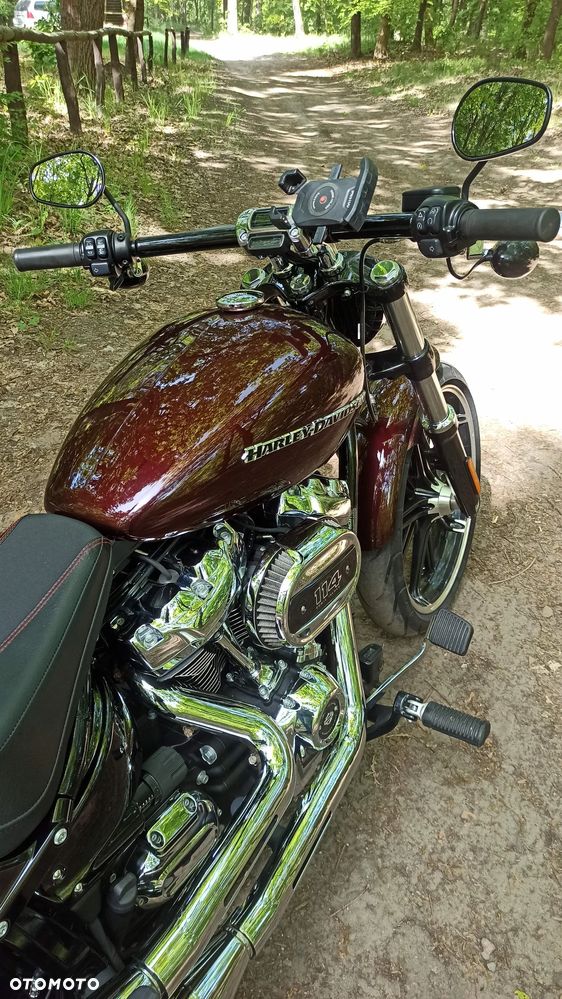 Harley-Davidson Softail Breakout - 22
