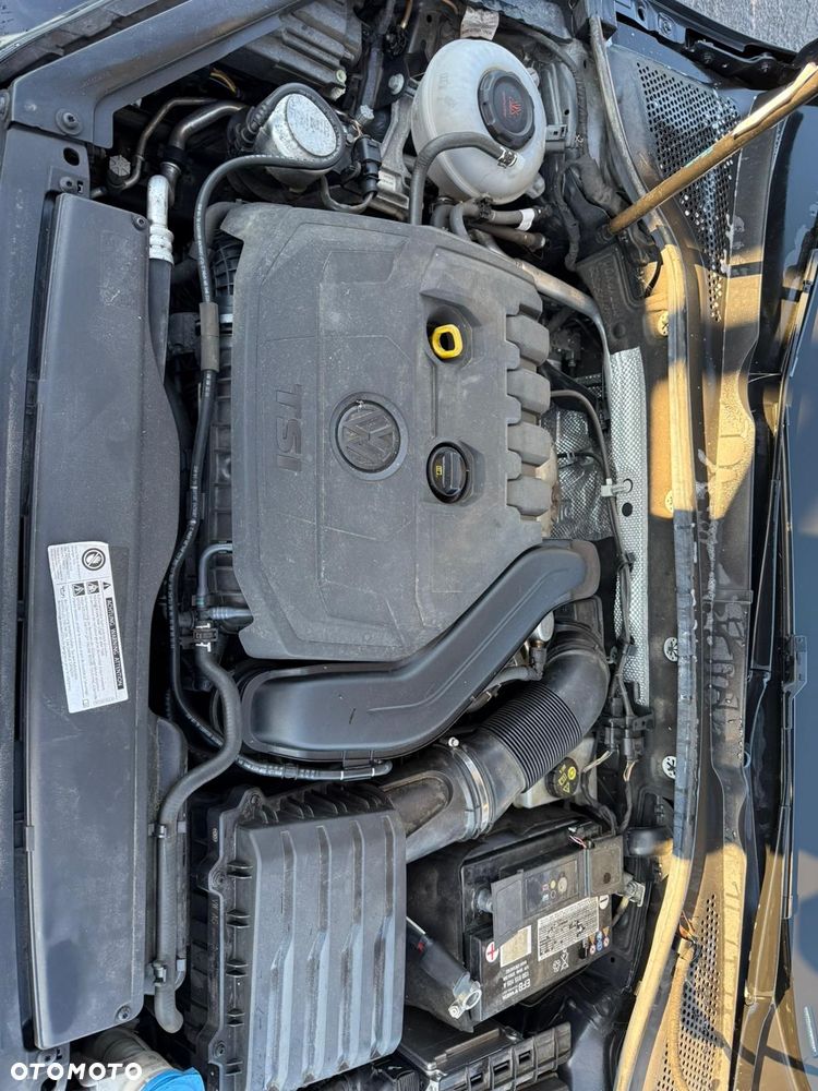 Volkswagen Golf 1.5 eTSI OPF DSG R-Line - 18