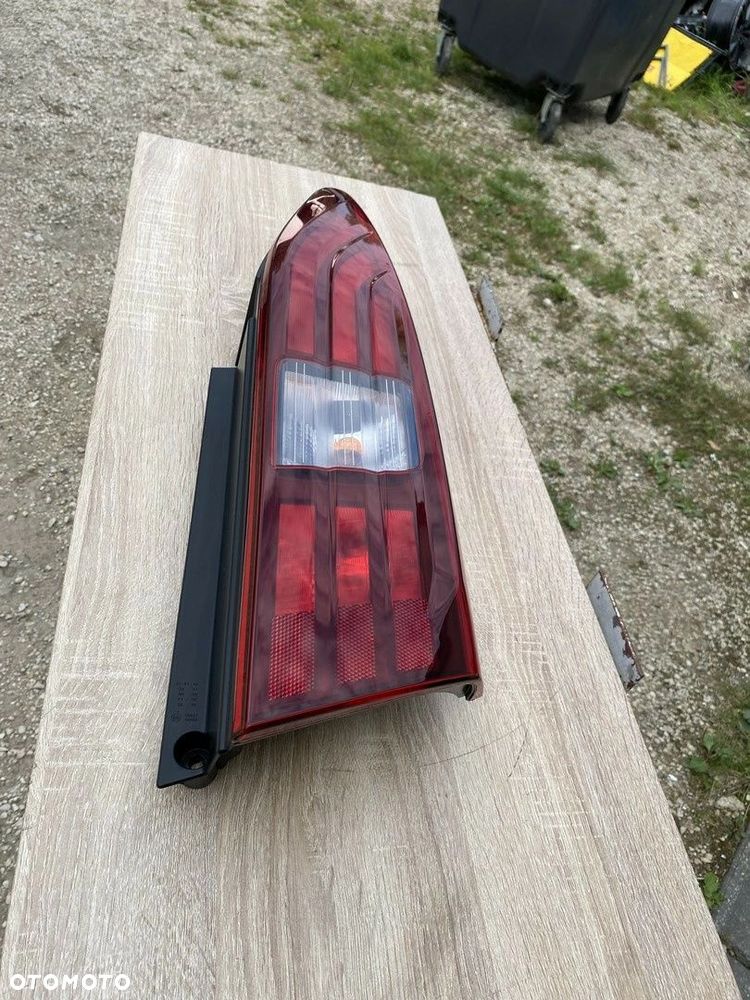 LAMPA TYŁ TYLNA PRAWA OPEL COMBO E CITROEN BERLINGO IV PEUGEOT RIFTER 9820555280 - 2