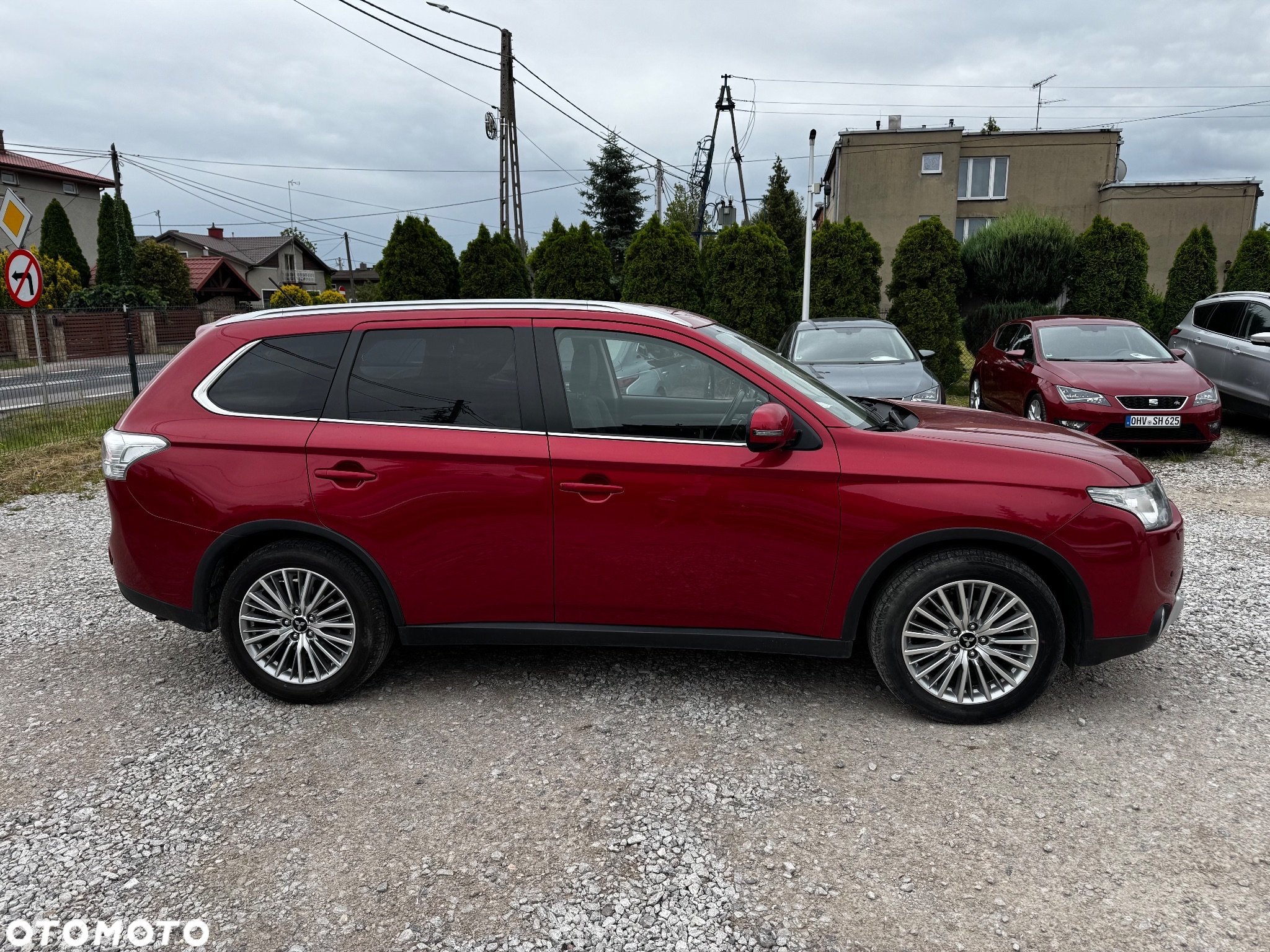 Mitsubishi Outlander 2.0 Instyle + 4WD CVT - 8