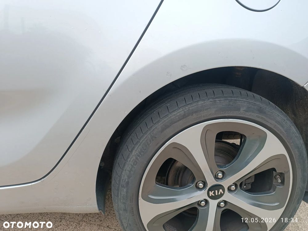 Kia Carens 1.7 CRDi L 7os - 11