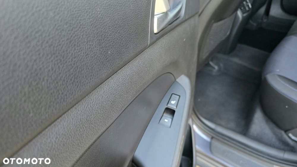 Hyundai Tucson 2.0 CRDI Comfort 4WD - 27
