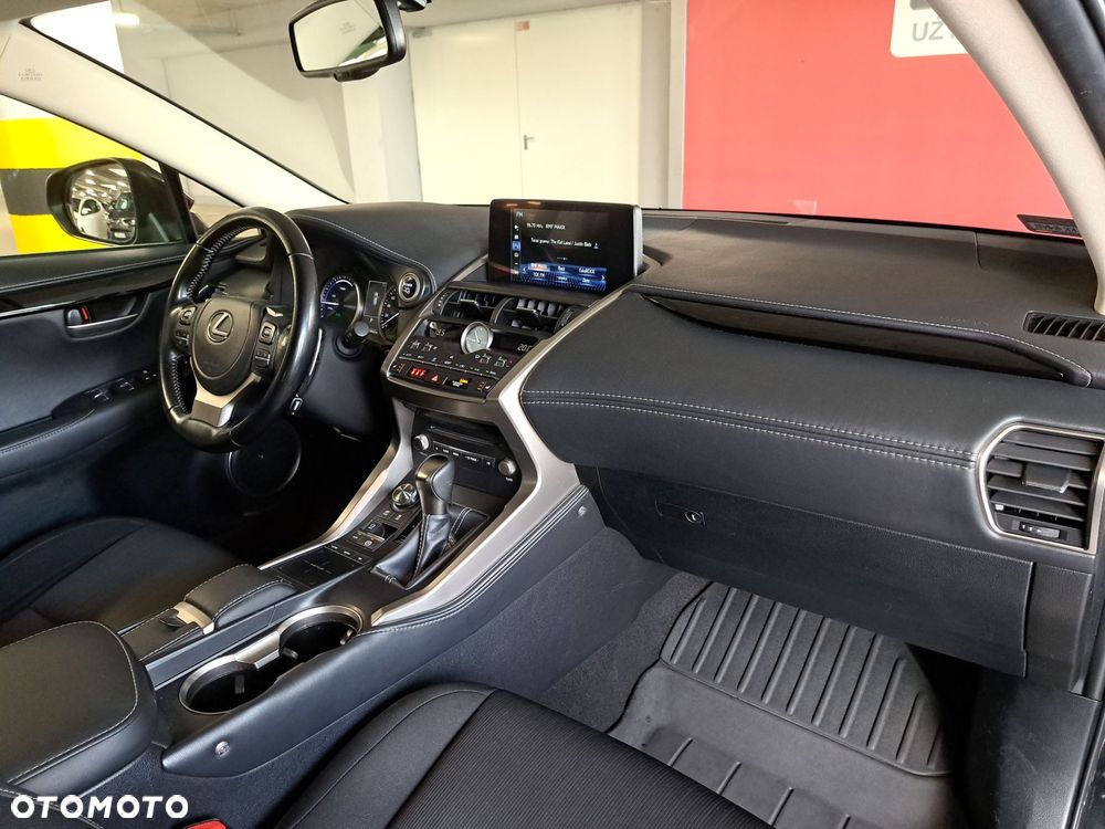 Lexus NX 300h Elegance AWD - 18