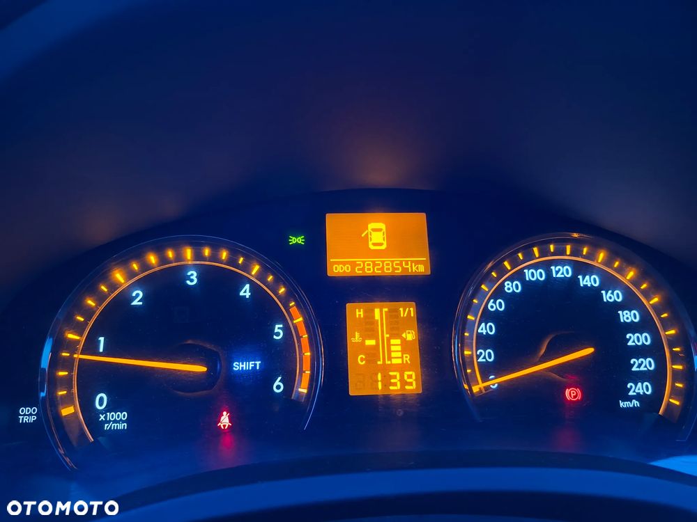 Toyota Avensis 2.0 D-4D Sol - 11