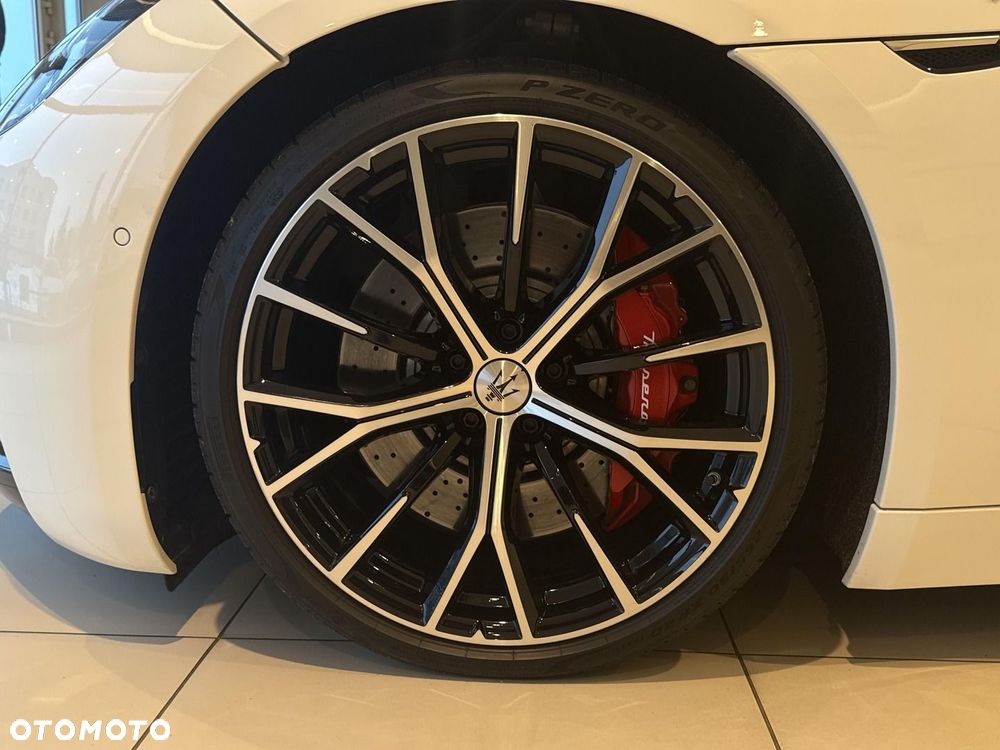 Maserati GranTurismo - 22