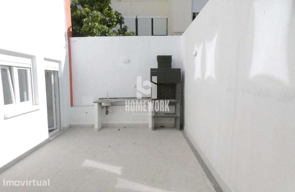 Apartamento T1 com Terraço e Cozinha Totalmente Equipada no Barreiro - Grande imagem: 4/10