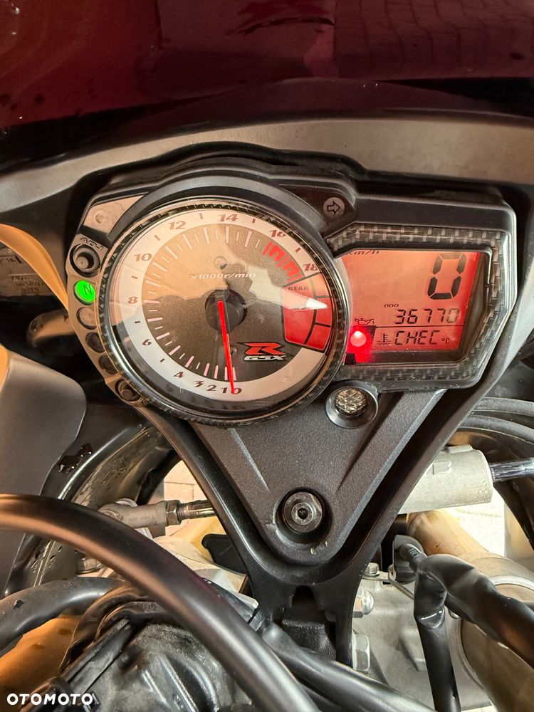 Suzuki GSX-R - 15