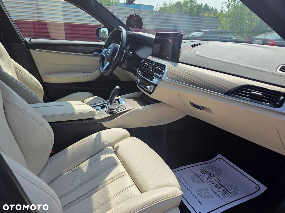 BMW Seria 5 530i xDrive mHEV M Sport sport - 16