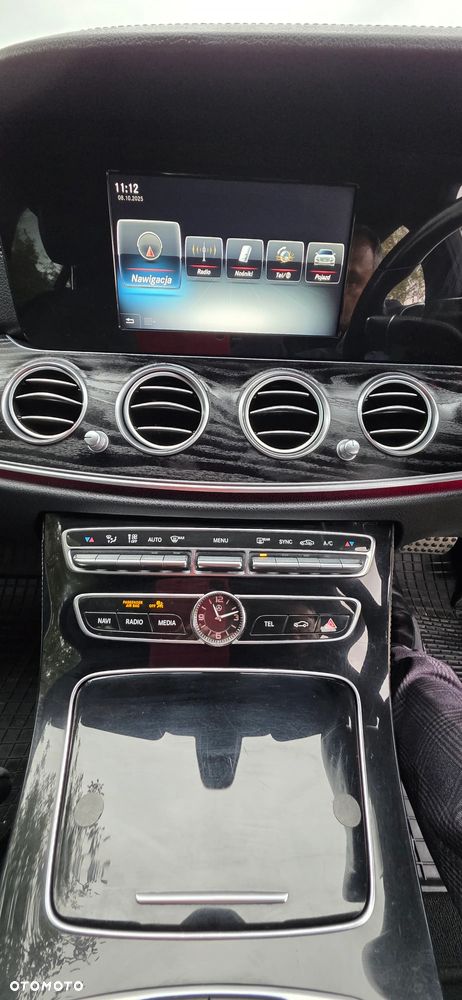 Mercedes-Benz Klasa E 220 d T 9G-TRONIC AMG Line - 9