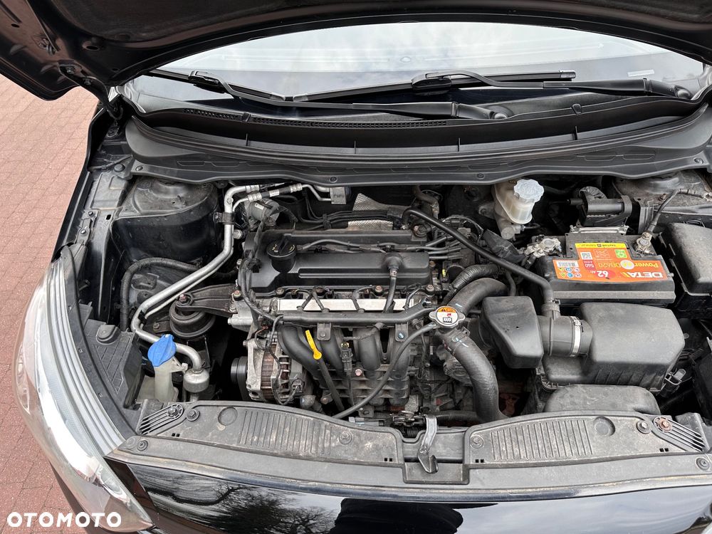 Hyundai i20 1.2 Fifa World Cup Edition - 28