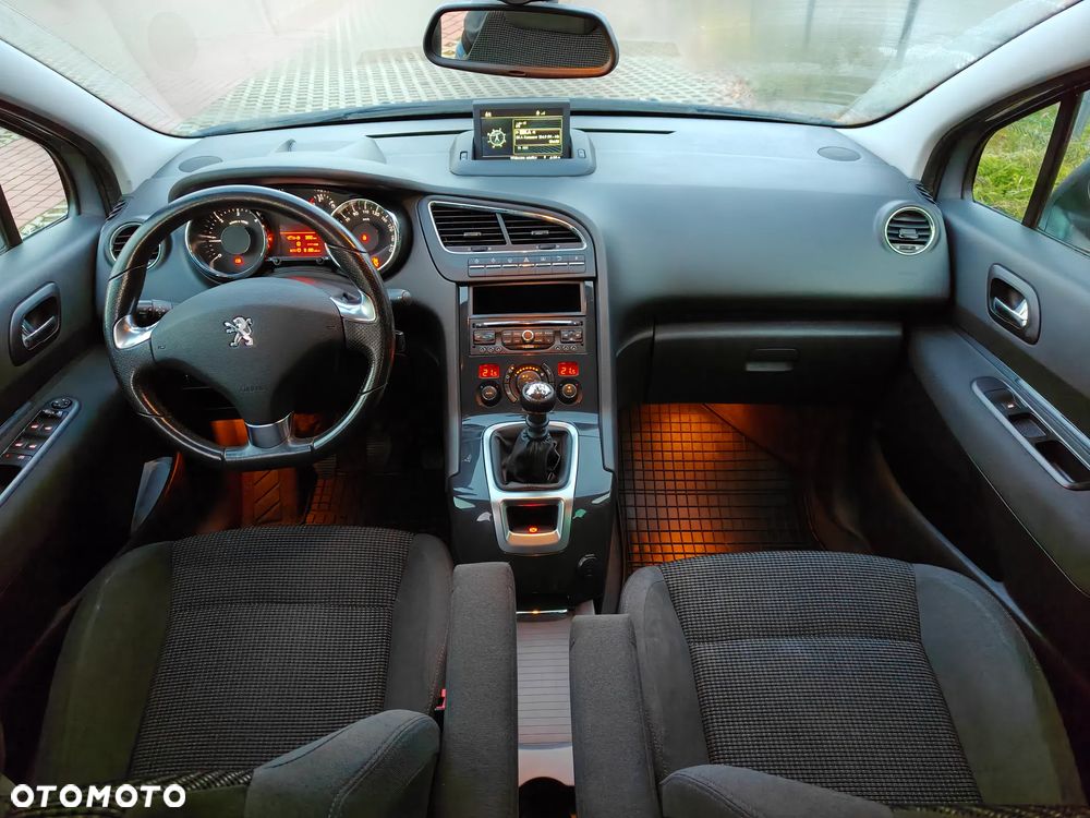 Peugeot 5008 1.6 HDi Active 7os - 9