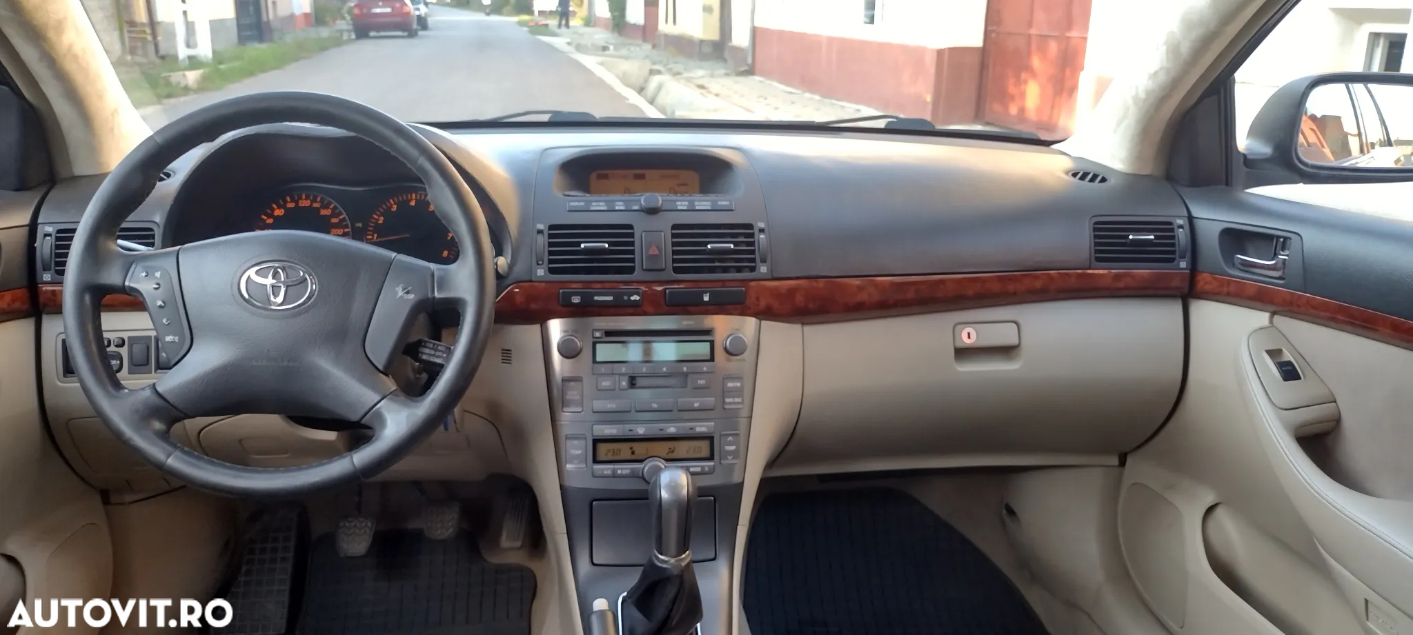 Toyota Avensis 2.0 Sdn. Executive - 6