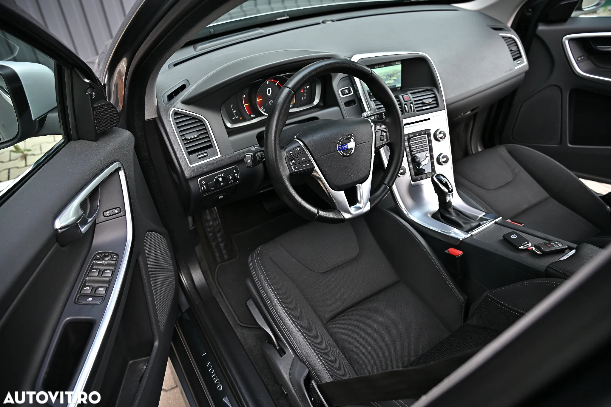 Volvo XC 60 D4 Geartronic Momentum - 16
