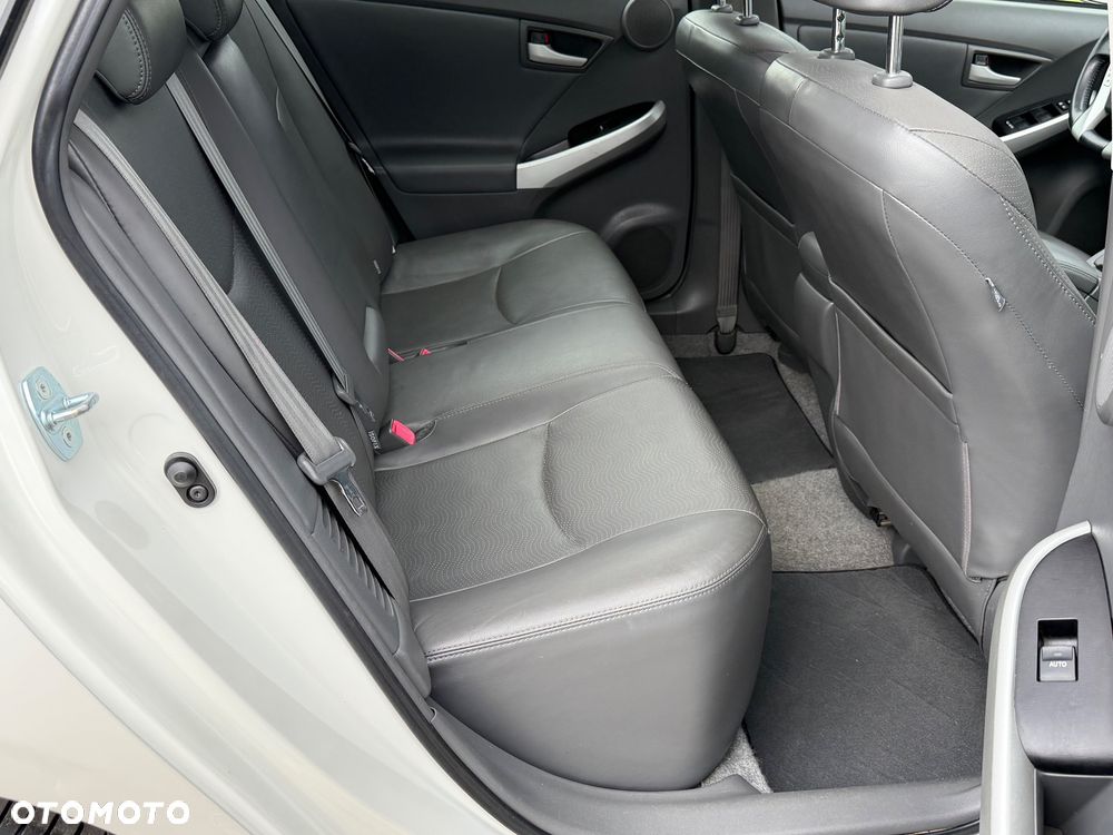 Toyota Prius 1.8 HSD Prestige - 19