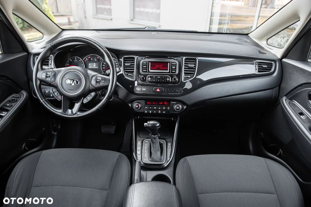 Kia Carens 1.7 CRDi M 7os - 25