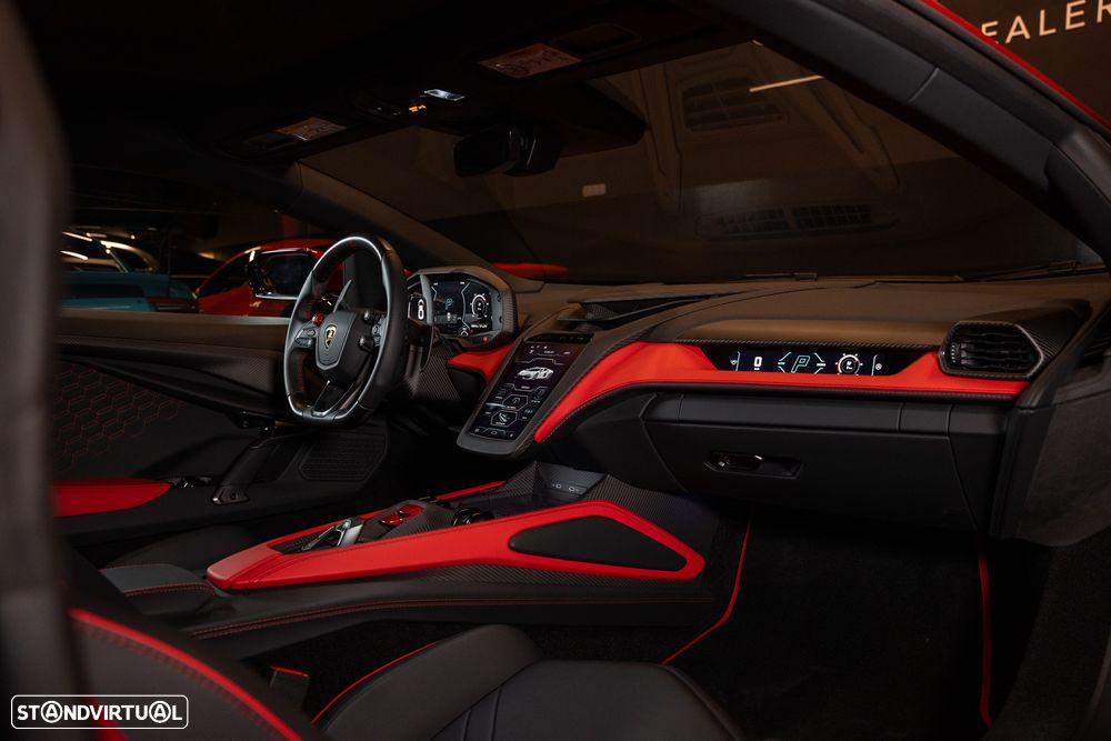Lamborghini Revuelto 6.5 V12 - 25