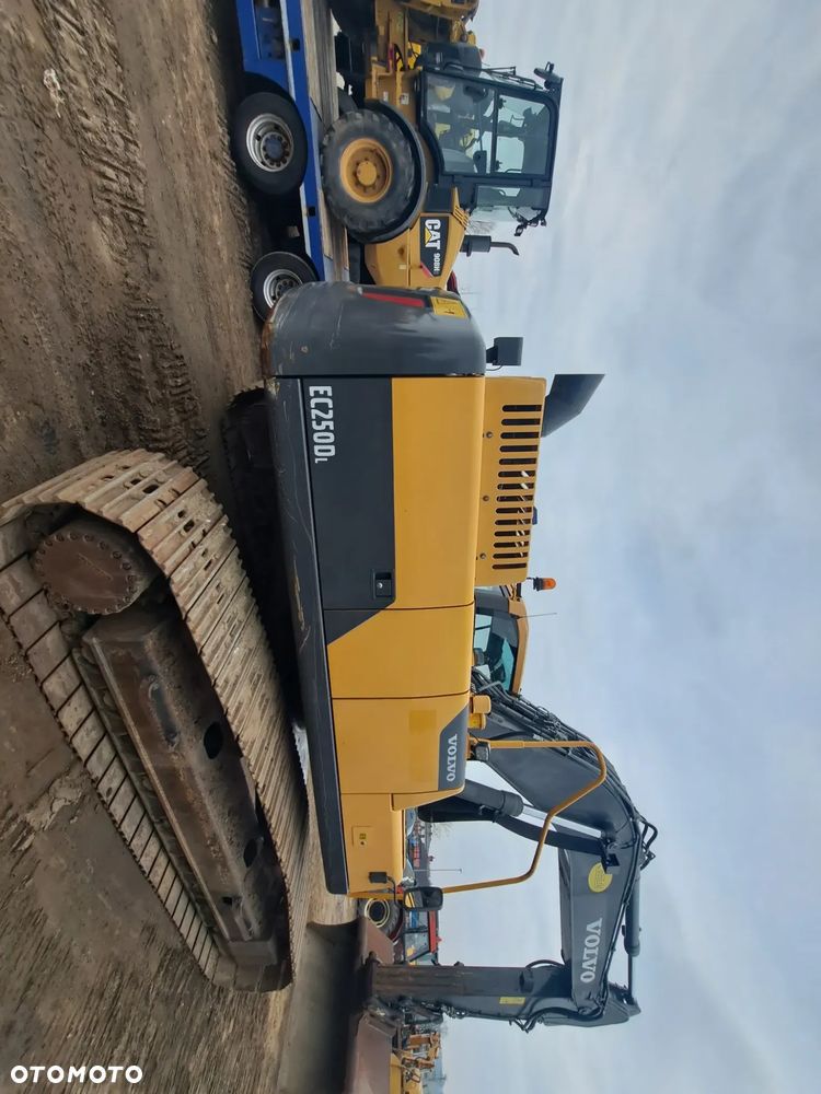 Volvo EC250DL - 2