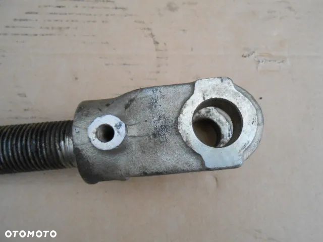 Łącznik wieszaka podnośnika New Holland TM140 - 4