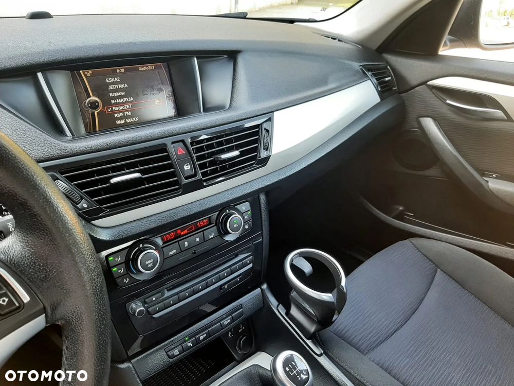 BMW X1 sDrive18d xLine - 27