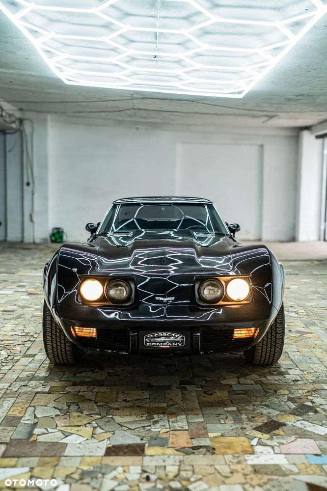 Chevrolet Corvette - 15