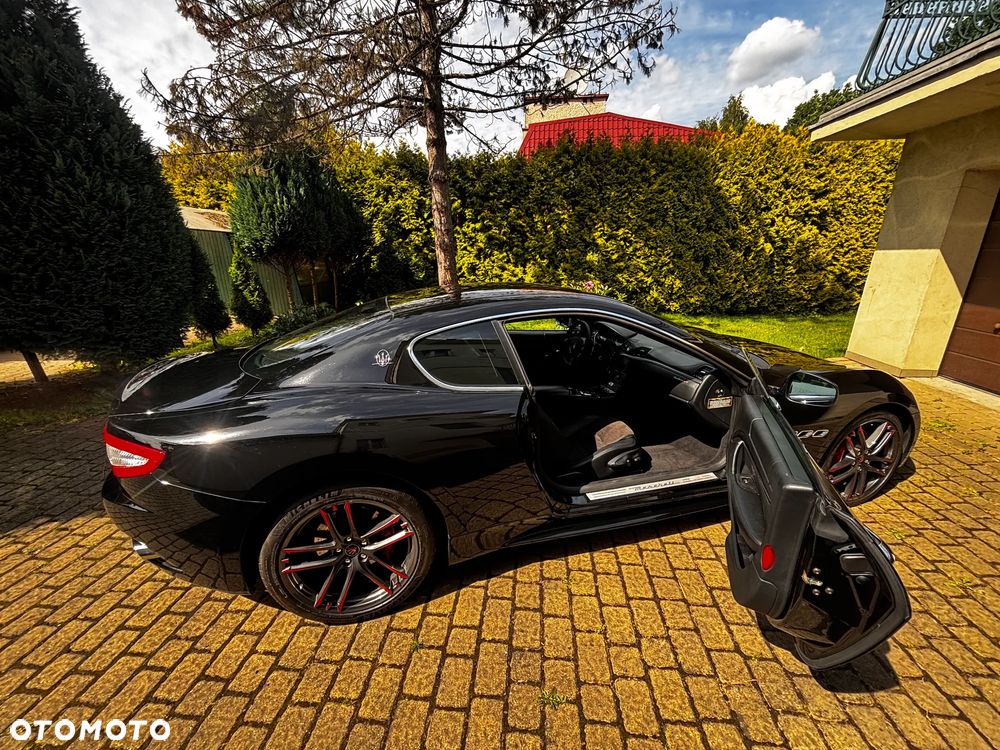 Maserati GranTurismo S - 12