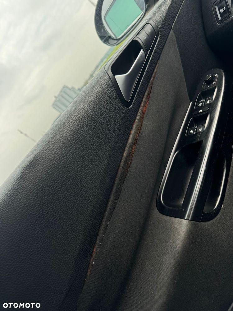 Volkswagen Passat - 16