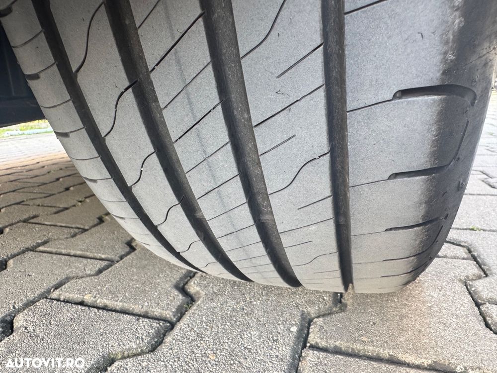 Ford Kuga 1.5 EcoBoost 2x4 Titanium - 16