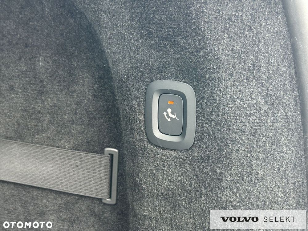 Volvo V90 Cross Country - 30