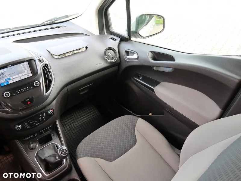 Ford Tourneo Courier 1.5 TDCi Titanium - 13