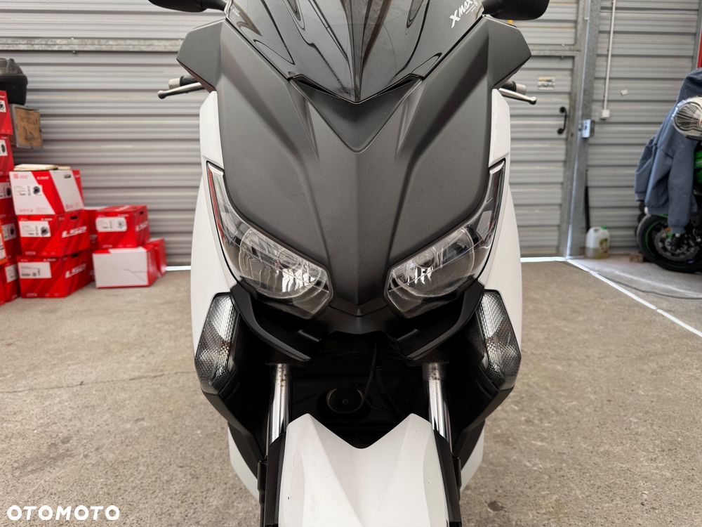 Yamaha X-max - 16