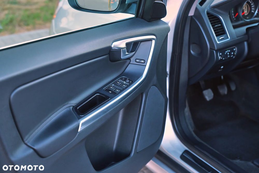 Volvo XC 60 D4 Momentum - 22
