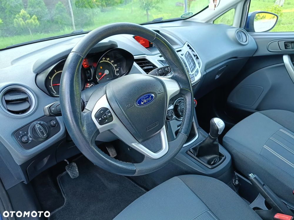 Ford Fiesta 1.25 Celebration - 8