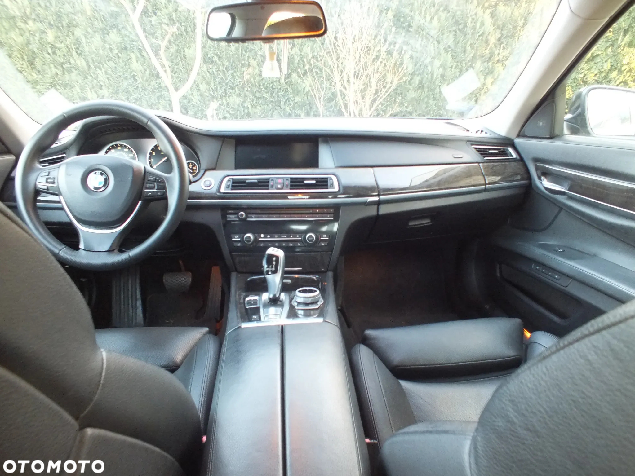 BMW Seria 7 740Li - 11