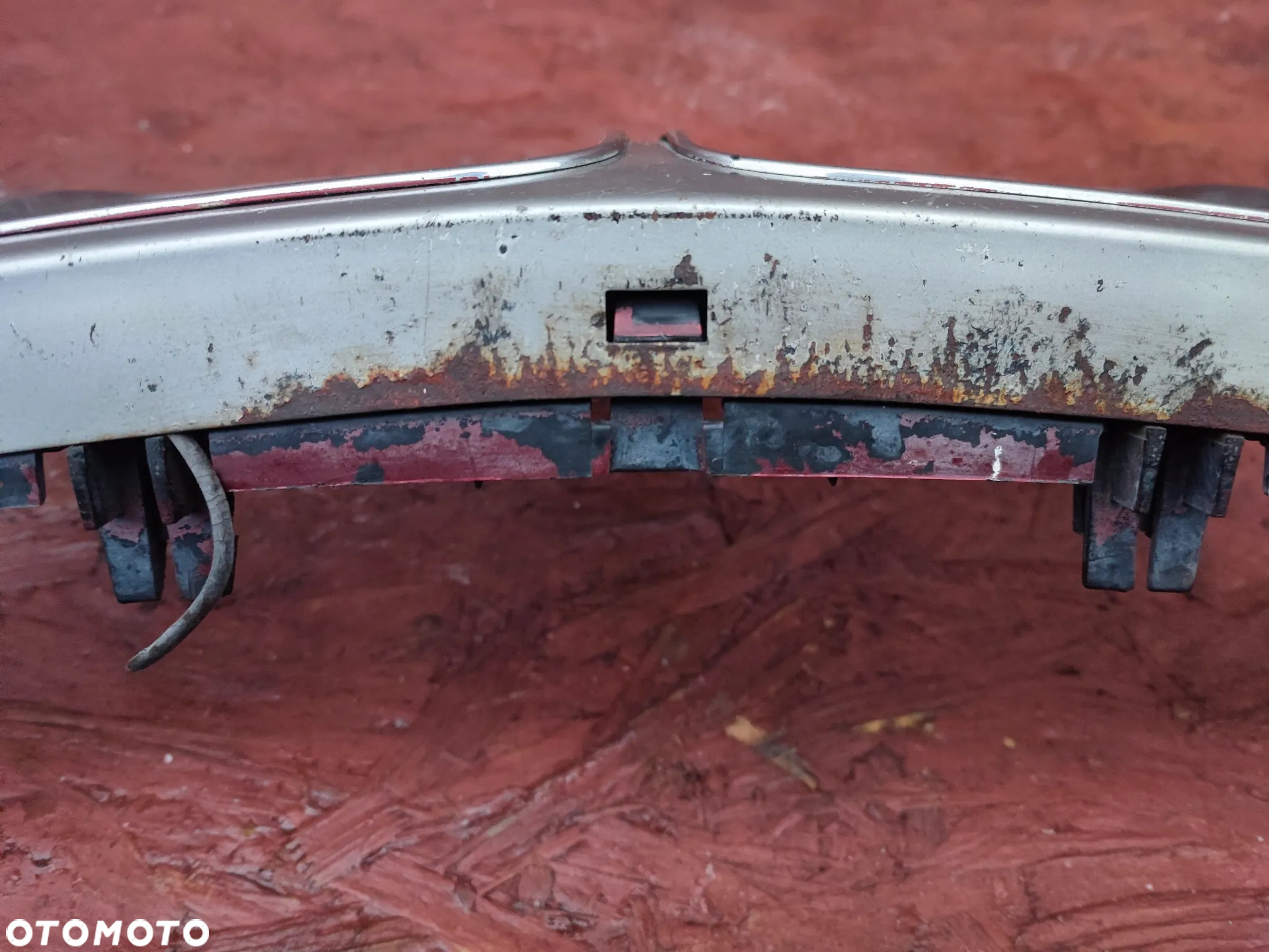 BMW E34 ORYGINALNY NOSEK / GRIL PRZEDNI + NERKI WĄSKA LAMPA PRZED LIFT W DOBRYM STANIE O NR. 1 978 880 / 1 973 835 OEM BEZ RDZY - 6