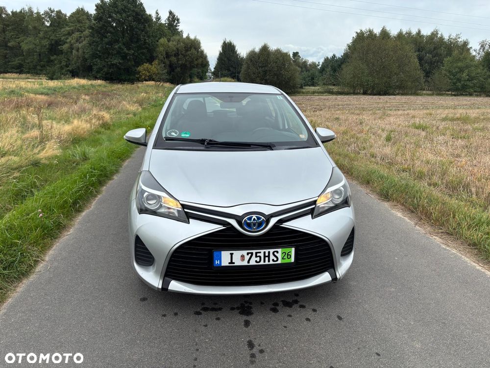 Toyota Yaris Hybrid 100 Sol - 30